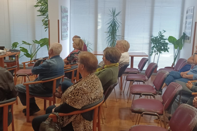 Kako lakše preživjeti sezonu alergija? Rovinjski umirovljenici sudjelovali na poučnom predavanju o peludi i zdravlju