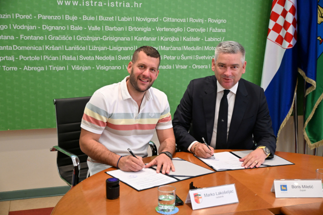U Karojbi niče novi sportski kompleks: Županija dala 100 tisuća eura za obnovu igrališta i tribina