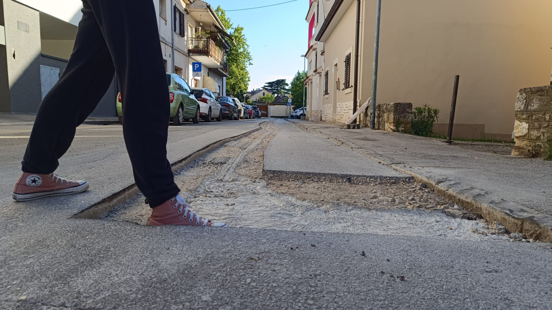 Stanari ogorčeni zbog radova u Puli: „Ne možemo normalno do posla ni do parkinga“