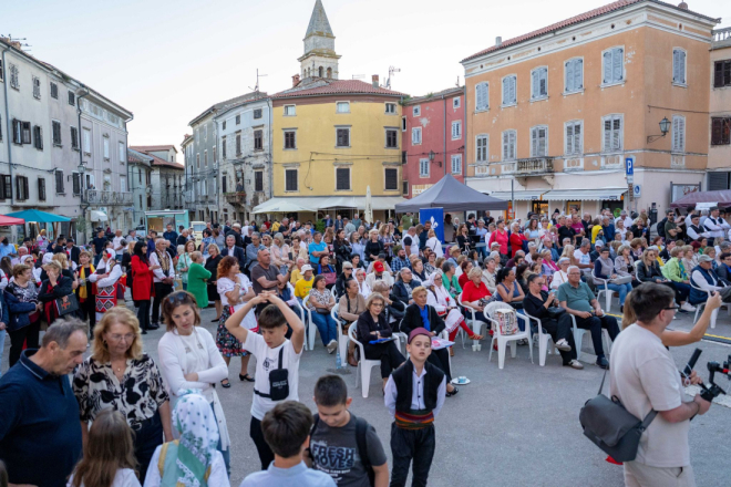 Festival multikulturalnosti u Vodnjanu okupio brojne manjinske zajednice! Miletić: 'Različitosti su naša najveća snaga'