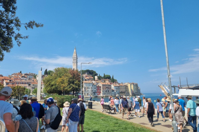Uvedeni dodatni polasci turističkog vlakića u Rovinju!
