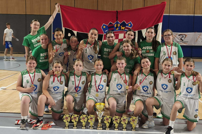 Košarkašice Rovinja oduševile regiju: Kući donijele dva naslova prvakinja