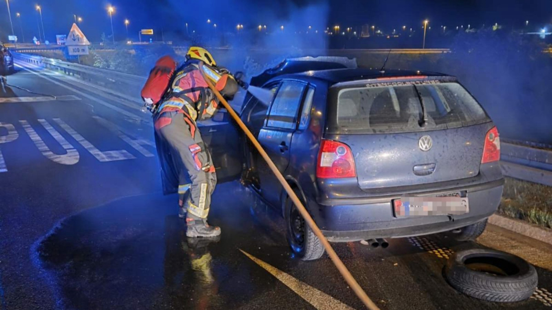 Pijan i bez vozačke sletio s Ipsilona kod Kanfanara, automobil se zapalio