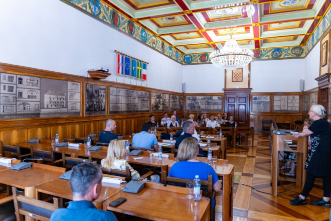 Grbin okupio ključne institucije: Raspravljalo se o sigurnosti u školama, prometu i noćnom životu Pule