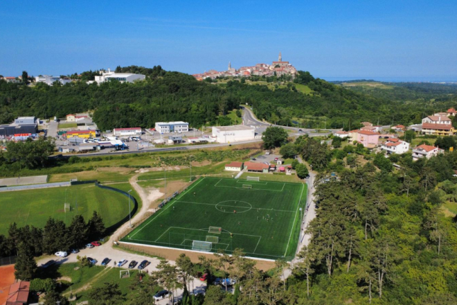 Buje dobile novo nogometno igralište: Otvorena moderna sportska infrastruktura za buduće generacije