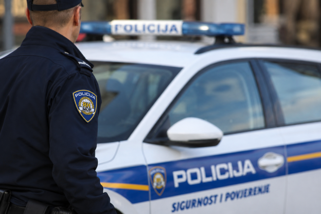 SKUPA POGREŠKA KOD ŠIŠANA: Ostavio ključ u autu pa ostao bez vozila i alata