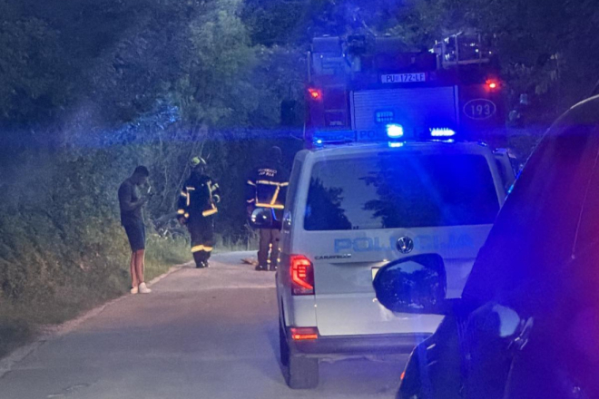 Teška nesreća kod Savičente: Traktor prešao preko muškarca, stigao je i helikopter Hitne pomoći