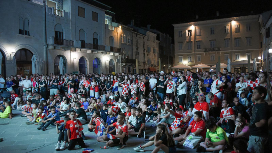 VODIČ ZA NAVIJAČE: Gdje u Istri gledati Vatrene? Donosimo detaljan pregled po gradovima i lokacijama prijenosa