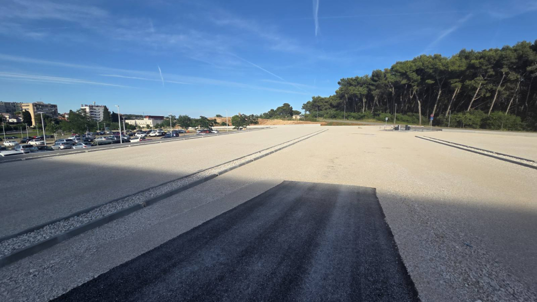 FOTO: Novo parkiralište kod Opće bolnice Pula dobiva konačne obrise, predviđeno 250 mjesta za djelatnike
