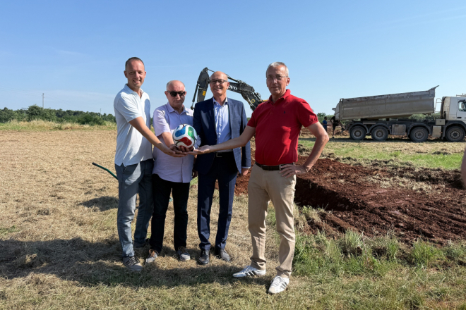 Umag gradi novi nogometni kampus: Investicija od 1,5 milijuna eura donosi teren s najvišim FIFA certifikatom