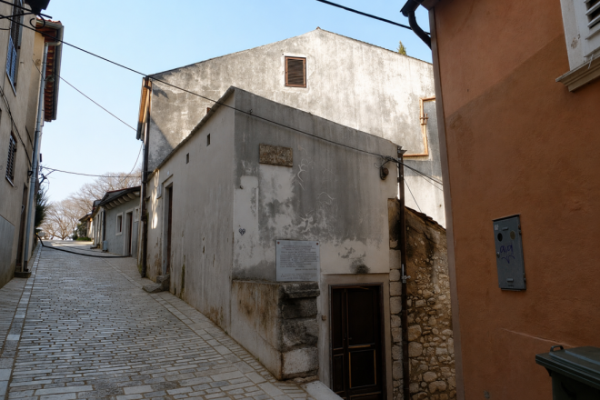 Bivše „Rovinjsko sunce“ i dalje propada: Grad želi nekretninu, ali imovinsko-pravni odnosi koče rješenje