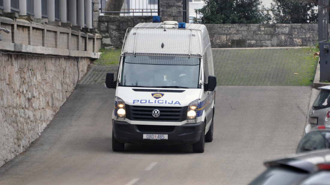Policija pronašla i trećeg osumnjičenog za teški napad na maloljetnika u centru Poreča
