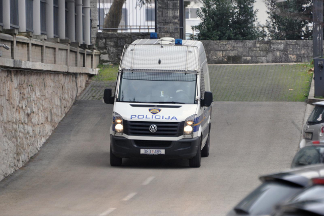 Policija pronašla i trećeg osumnjičenog za teški napad na maloljetnika u centru Poreča