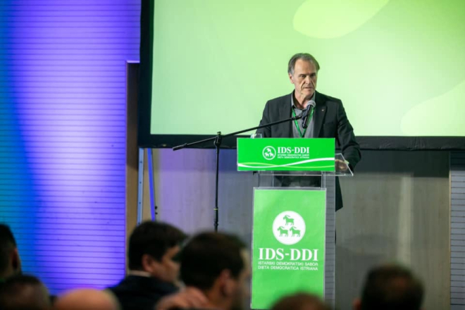 IDS osudio skidanje transparenta u Puli: "Partizani su zaslužni što je Istra dio Hrvatske"
