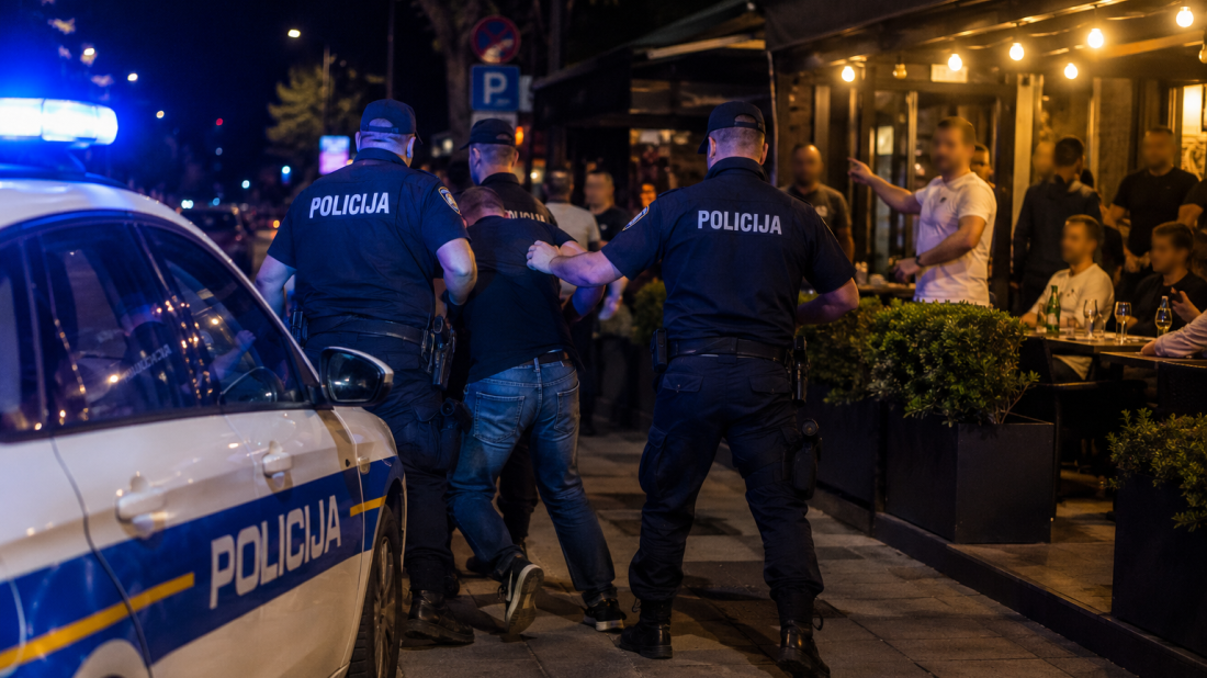 Kaos kod Umaga: Majka i sin iz Slovenije prijetili smrću, tukli goste i napali policiju