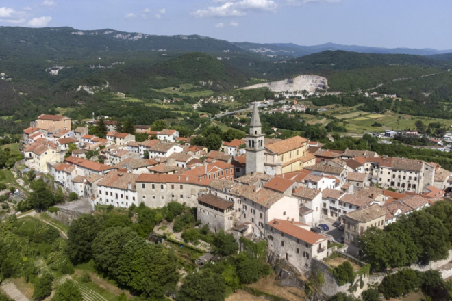 Dan žalosti u Buzetu nakon tragične smrti 13-godišnjaka
