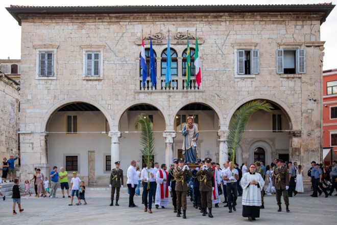 Pula u petak slavi blagdan svetog Tome: Besplatna buzara, procesija, koncerti i Jovanotti u Areni