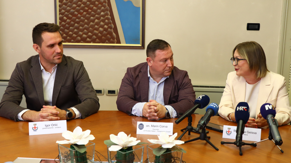 Prvi službeni posjet nakon preuzimanja dužnosti: Corva u Vodnjanu otvorio ključno pitanje talijanske škole