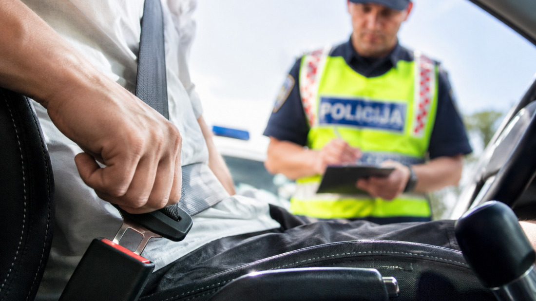 Vozači, oprez! Policija sutra pojačano nadzire pojaseve i korištenje mobitela u Poreču