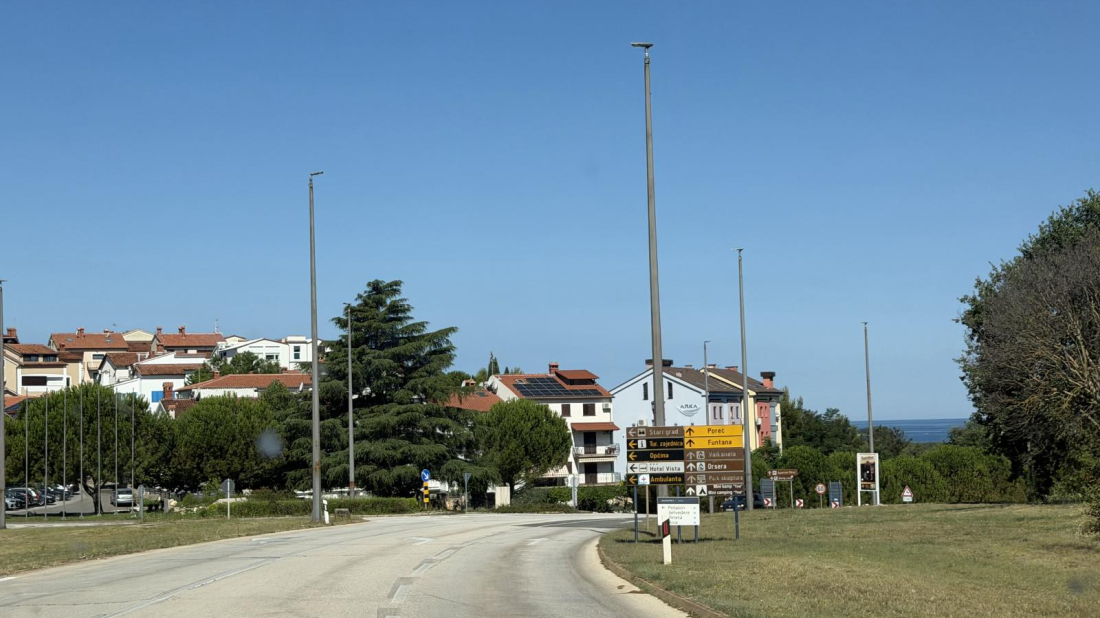Mladi Slovenci krenuli u noćni pohod po Vrsaru: U nekoliko sati ukrali čak šest mopeda