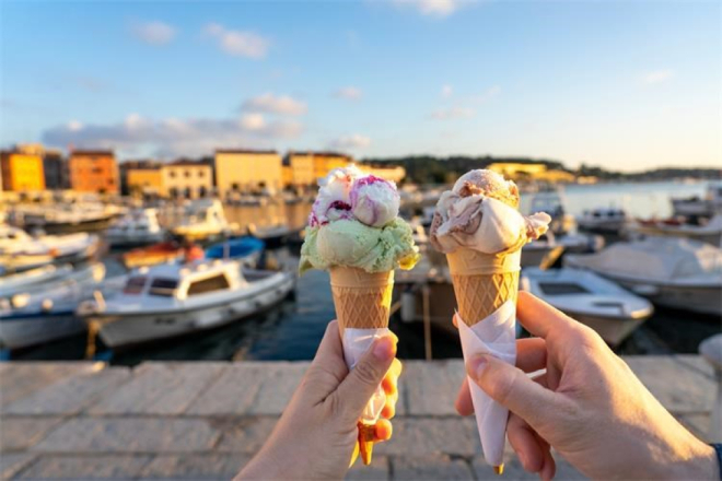Koliko putujemo i što mislimo o turizmu? DZS provodi novo istraživanje među građanima!