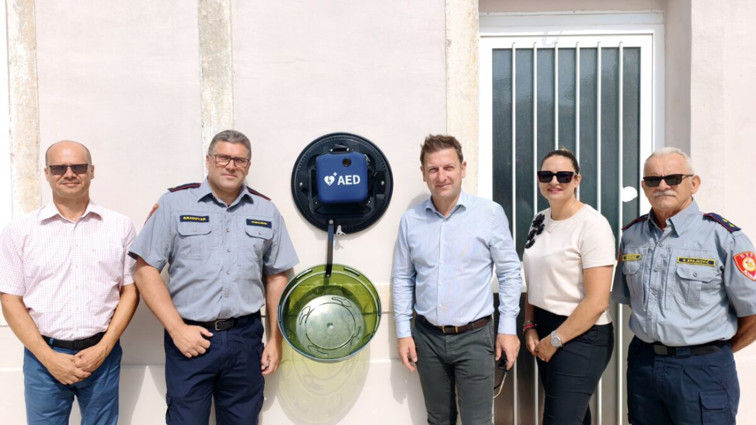 Rovinjsko Selo dobilo vanjski defibrilator: Uređaj koji može spasiti život dostupan 24 sata dnevno