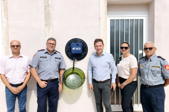 Rovinjsko Selo dobilo vanjski defibrilator: Uređaj koji može spasiti život dostupan 24 sata dnevno