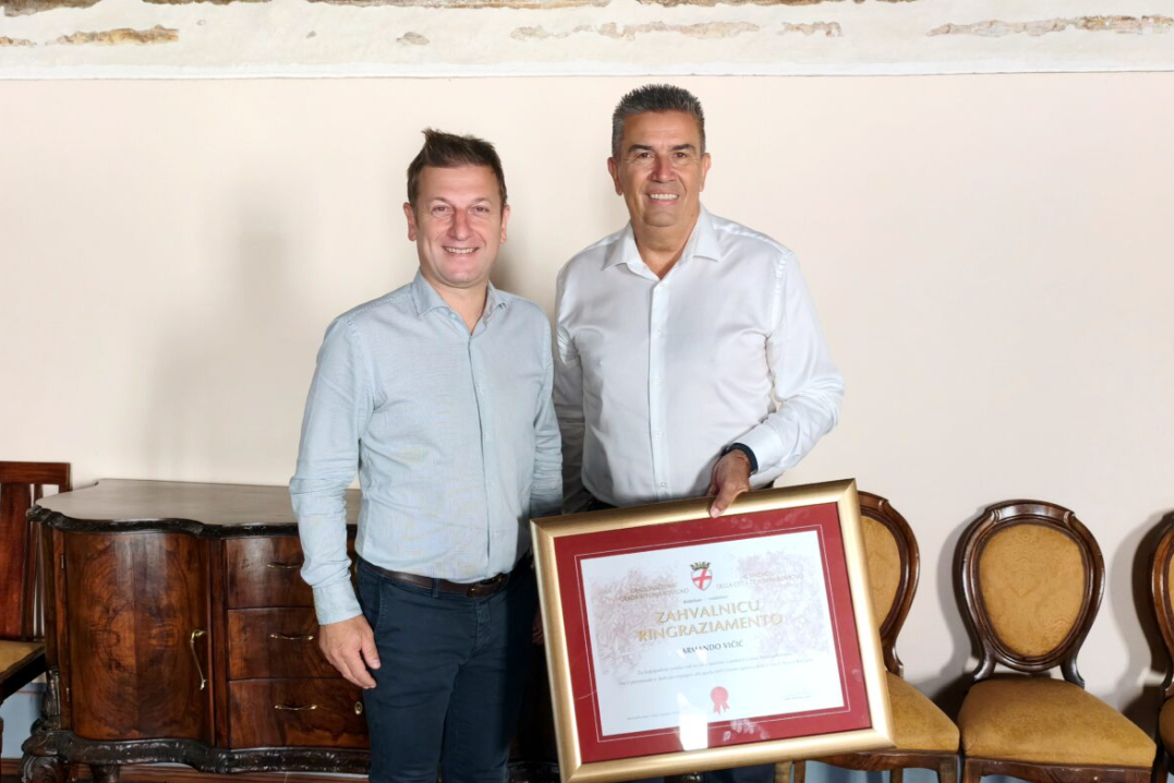 Grad Rovinj zahvalio Armandu Vičiću na gotovo deset godina vođenja Sportske zajednice!