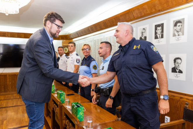 Strani policajci stigli u Pulu: Tijekom ljeta pomagat će turistima i hrvatskim kolegama