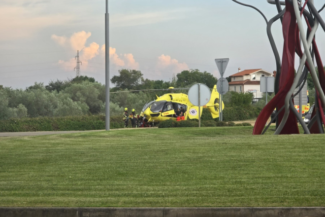 Potresne scene iz Rovinja: Teško stradao motociklist, po njega sletio helikopter Hitne pomoći
