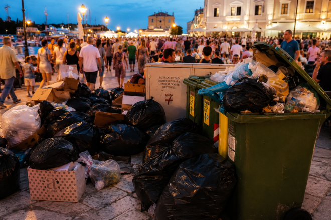 Nema više tolerancije: U Rovinju zbog nepropisnog otpada prijeti oduzimanje terasa
