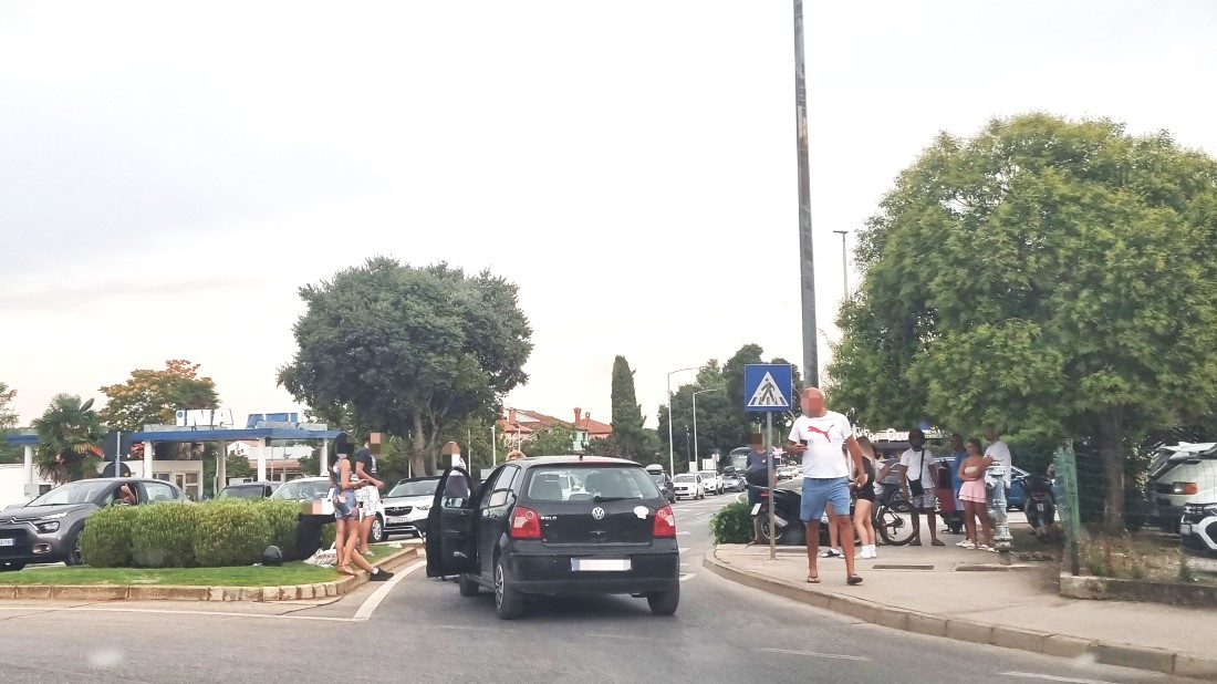 Romobilom preko pješačkog prijelaza pa pokosio obitelj: Četvero ozlijeđenih u Rovinju