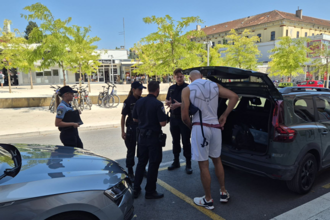 Policija otkrila detalje sukoba u Rovinju: Taksist nogama i rukama pretukao vozača FlixBusa