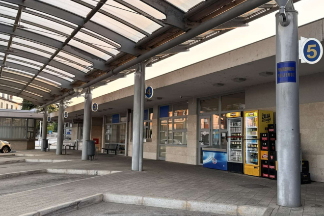 autobusni buzet...