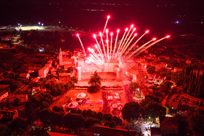 Tisuće posjetitelja i više od 400 kostimiranih sudionika: Uspješno završen 14. Srednjovjekovni festival!