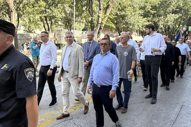FOTO: Više od tisuću branitelja u Puli odalo počast Oluji i hrvatskim braniteljima
