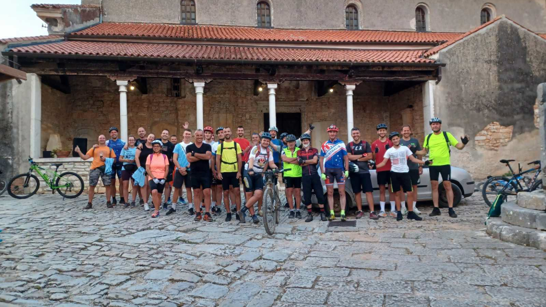 Pod zvjezdanim nebom Svetog Lovreča: U petak kreće tradicionalna noćna biciklijada "Ispod suza svetog Lovre"