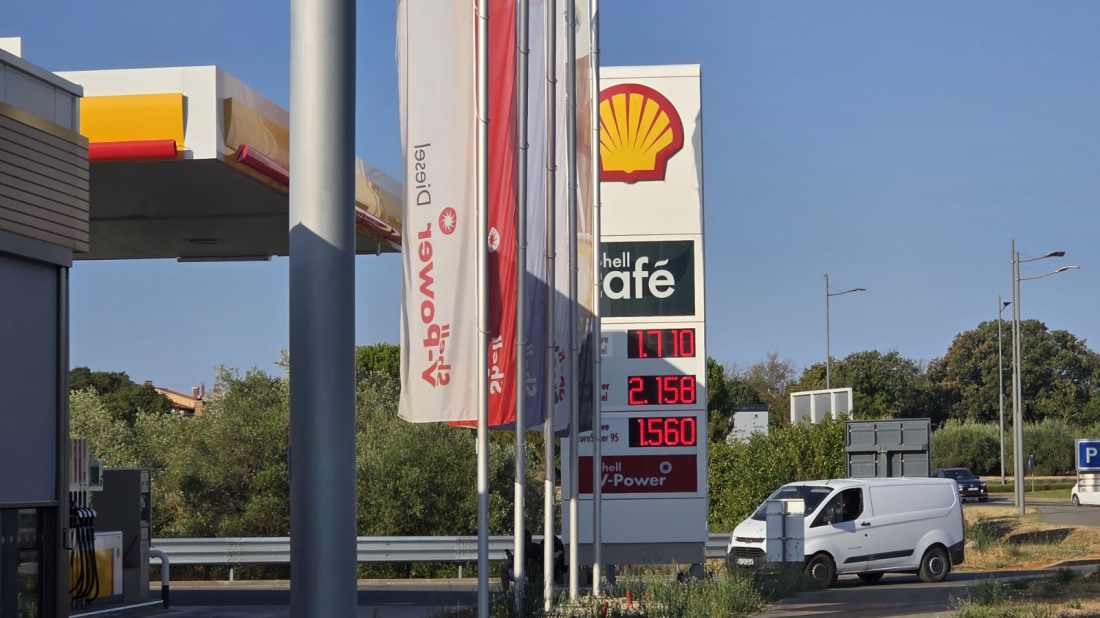 Od ponoći nove cijene goriva: Vozače na benzinskim postajama dočekalo pojeftinjenje