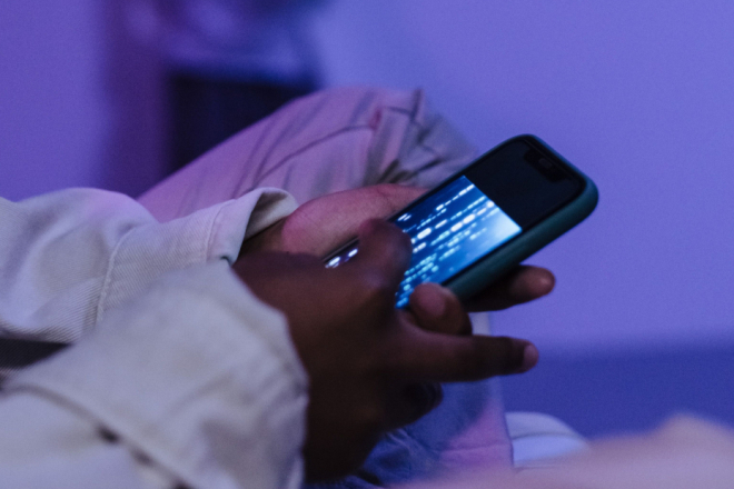 Mobitel s osam, profil s deset: Jesu li djeca ovisna ili su aplikacije tako dizajnirane?