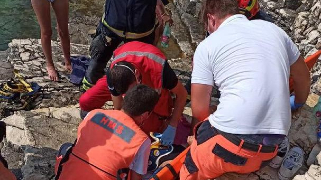 Dva skoka, dvoje ozlijeđenih na Kamenjaku: Mladi Nijemac teško stradao, Talijanka završila u bolnici