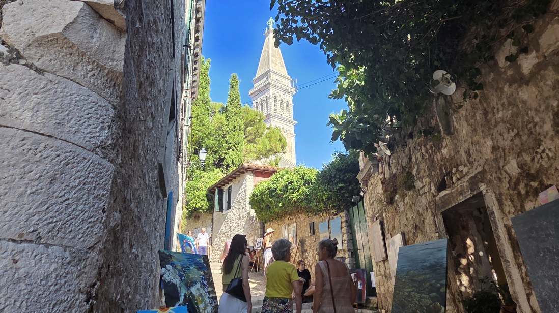 Grisia ponovno živi punim sjajem: Čak 138 umjetnika pretvorilo Rovinj u veliku galeriju na otvorenom