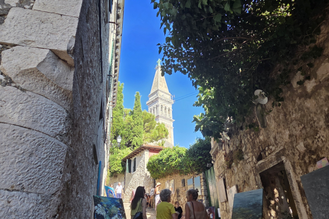 Grisia ponovno živi punim sjajem: Čak 138 umjetnika pretvorilo Rovinj u veliku galeriju na otvorenom
