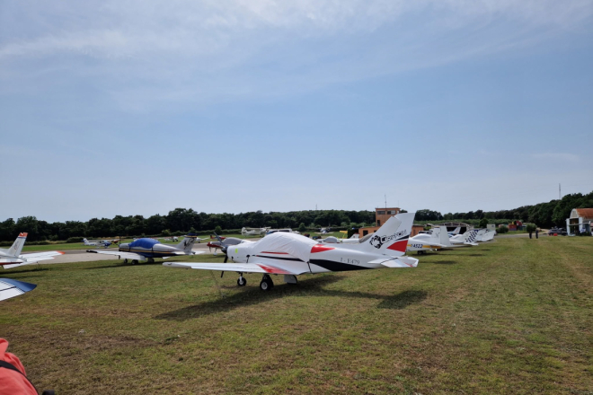 Aeroklub Vrsar prozvao Općinu: „50 godina gradili smo aerodrom svojim novcem, a sada nas žele izbaciti“
