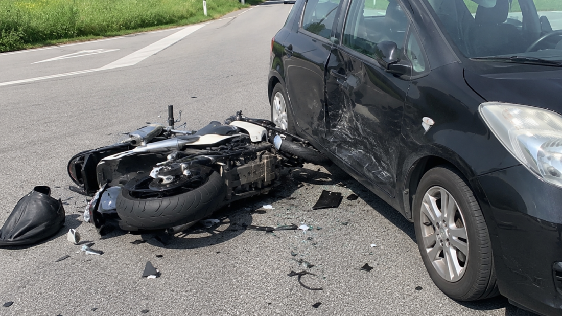 Teška nesreća kod Višnjana: Motociklist završio u bolnici, policija će prijaviti oba vozača