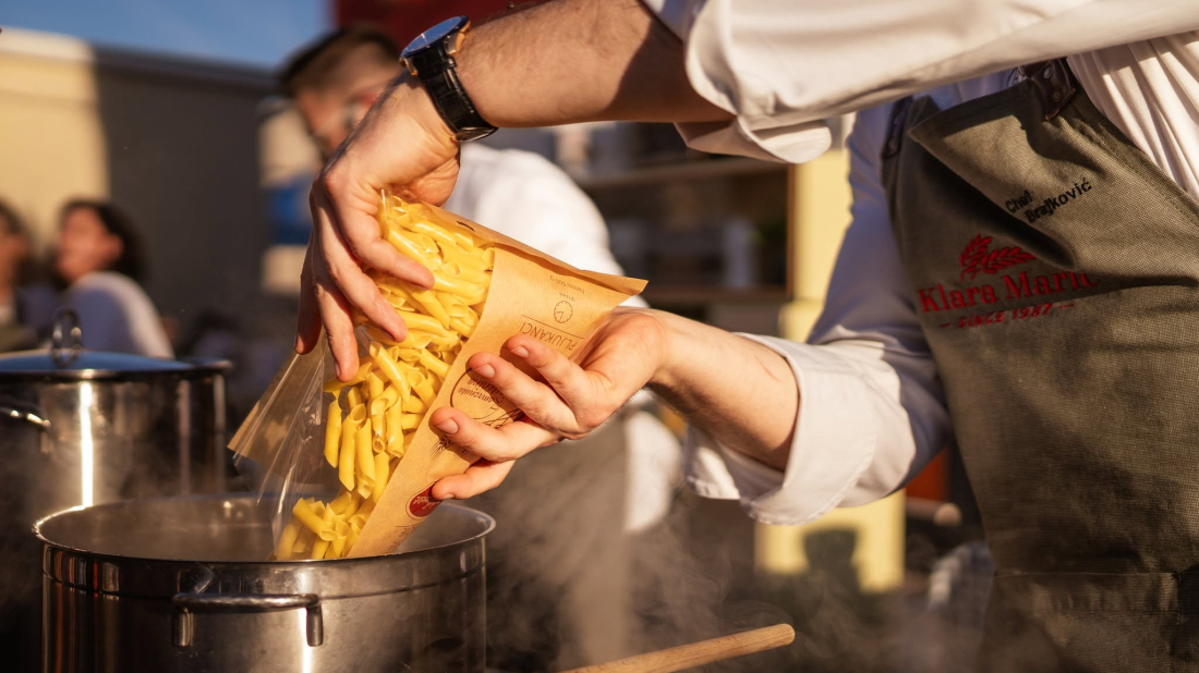 I ove godine na Fužijadu stižu poznati chefovi, a nakon gastronomskog spektakla slijedi fešta uz dobro poznate hitove!