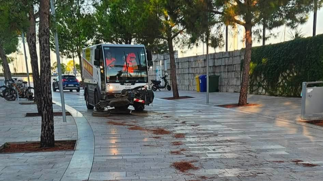 Rovinj se čisti nakon nevremena: Komunalne ekipe od jutra na terenu