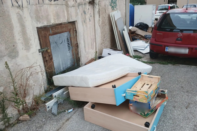 Neodgovorni pojedinici otpad ostavljaju gdje stignu: Na Vidikovcu mjesecima ista ružna slika