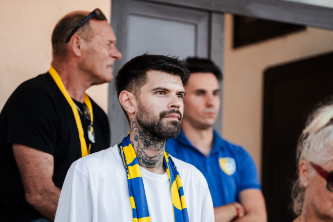 Valbruna je ustala za Sebastiana: Nakon 35 dana u bolnici stigao na utakmicu, prikupljeno je 1880 eura!