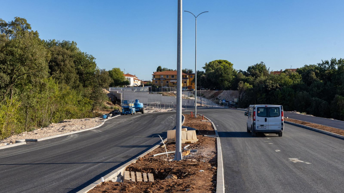 Od jutros nova regulacija prometa na Velom Vrhu: Zatvara se dio Vodnjanske ceste