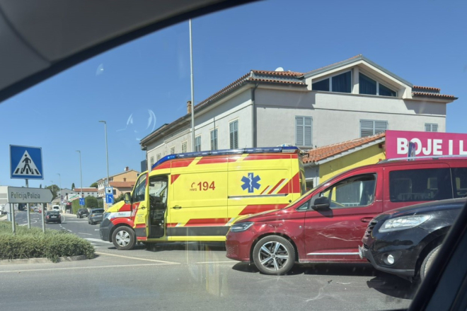 Prometna nesreća na pulskoj zaobilaznici, na terenu Hitna pomoć i policija